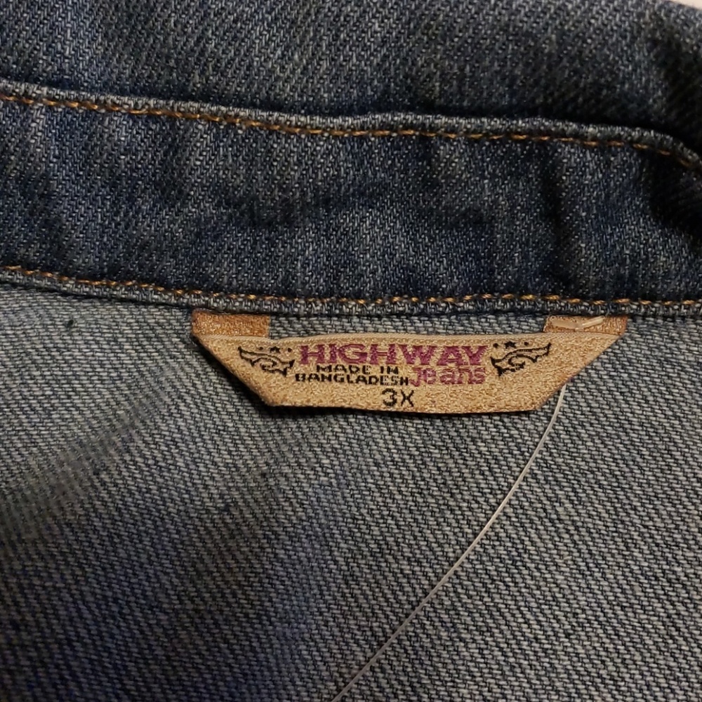Stylish Cropped Jean Jacket - Picture 3 of 6